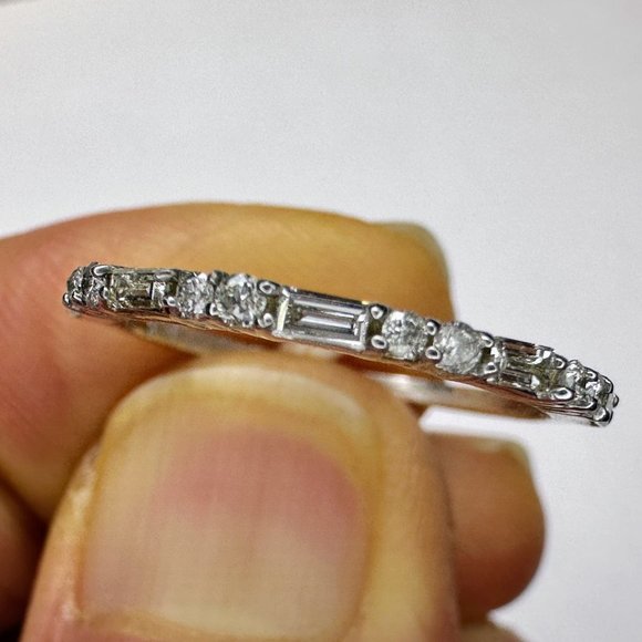 14K white gold 0.6ct E/VS1 Baguette Round Brilliant Diamond band sz6 1.5gm - Picture 5 of 8